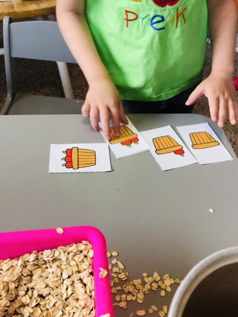 All About Apples – Learning With Es